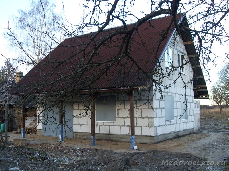А вот и самый большой "Улей")) на пасеке Медовое Лето. В нём сейчас зимуют 22 пчелиных семьи